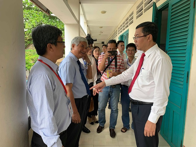 Thứ trưởng Nguyễn Văn Phúc lưu ý về công tác chuẩn bị ở một điểm thi