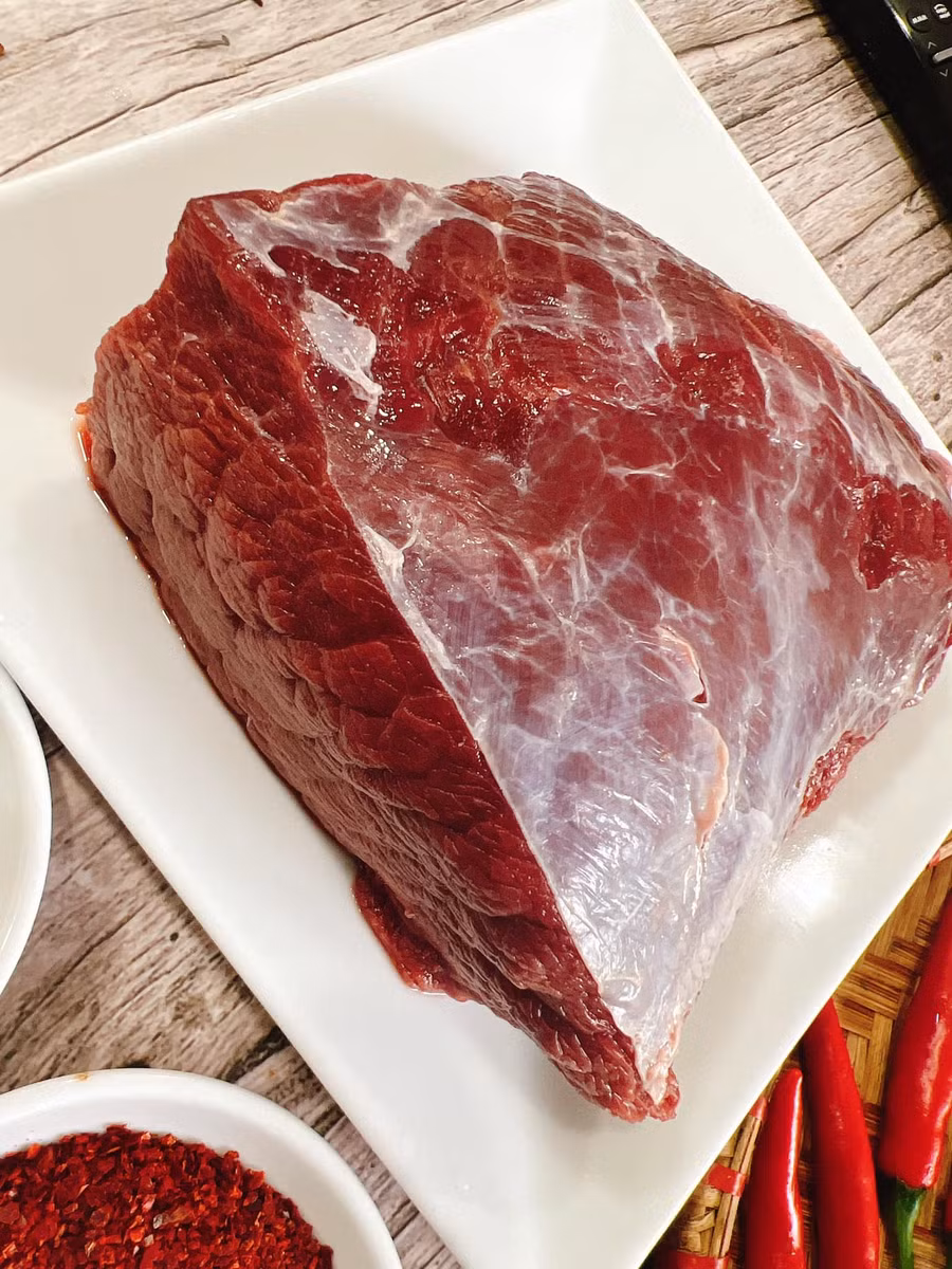 Thịt bò nên chọn phần mông, thớ to, thịt ngon.