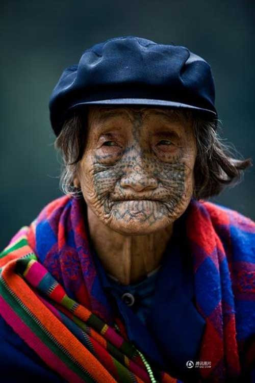 Bộ tộc phụ nữ "xấu như ma" lại thành hoa hậu ảnh 8 Bộ tộc phụ nữ "xấu như ma" lại thành hoa hậu ảnh 8