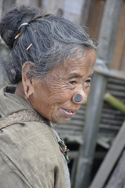 Bộ tộc phụ nữ "xấu như ma" lại thành hoa hậu ảnh 2 Bộ tộc phụ nữ "xấu như ma" lại thành hoa hậu ảnh 2