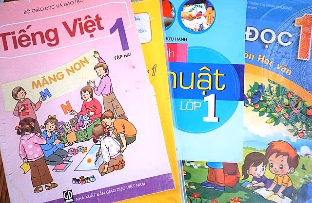 4 bộ SGK lớp 1 mới đã được Hội đồng quốc gia thẩm định thông qua. (Ảnh minh họa).