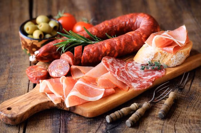 Các loại thực phẩm đã được ngâm hay muối sẽ tạo ra chất gây ung thư nitrite.