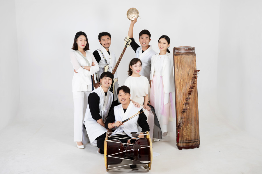 Đoàn âm nhạc truyền thống Gugak E Sang.