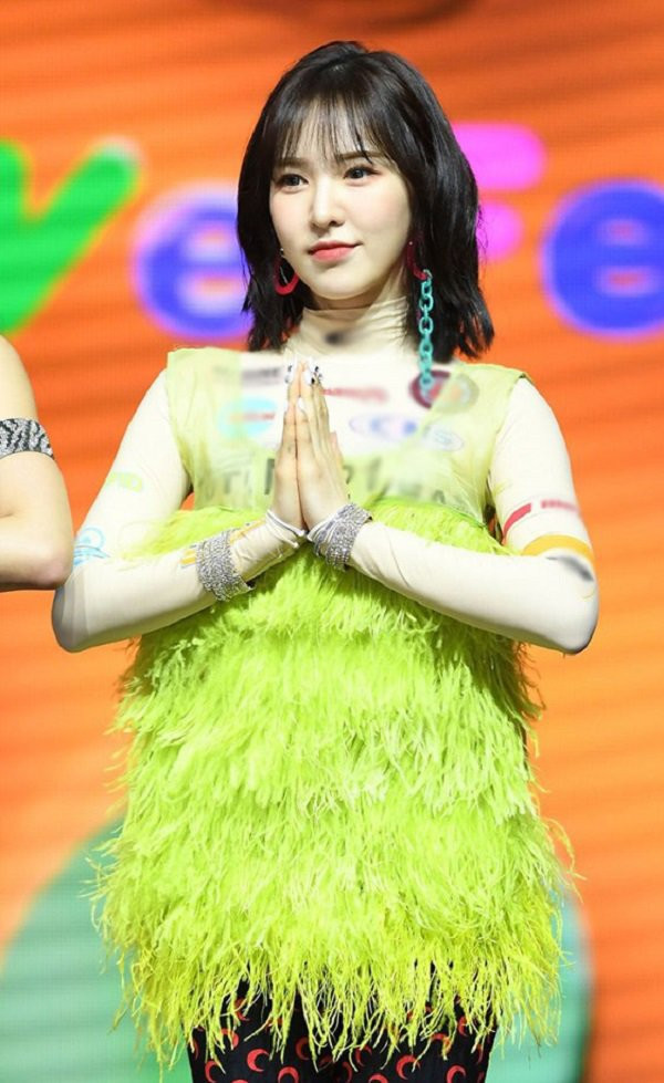 Những gam màu các nàng đừng diện để tránh đen đủi trong ngày đầu năm mới 2020 ảnh 3 ngay dau tien cua nam moi 2020, day la nhung gam mau cac nang dung dien de tranh den dui - 4