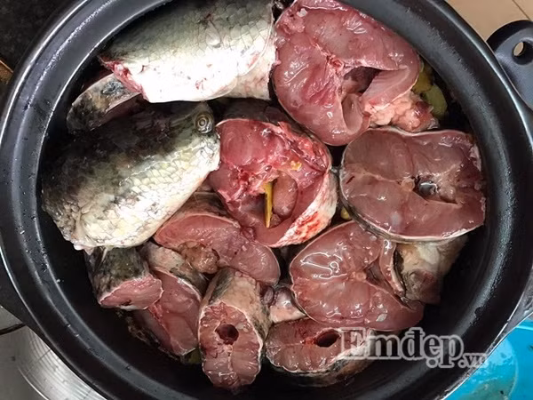 Ca qua kho chuoi xanh thom ngon cho ngay mua