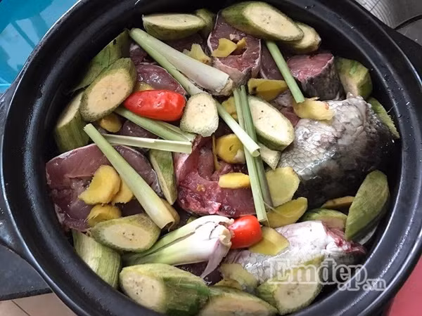 Ca qua kho chuoi xanh thom ngon cho ngay mua