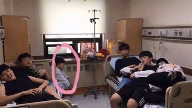 Thân thì thân thật đấy, nhưng lúc ốm đau thì chỉ muốn nghỉ chơi cả đám chúng nó thôi...