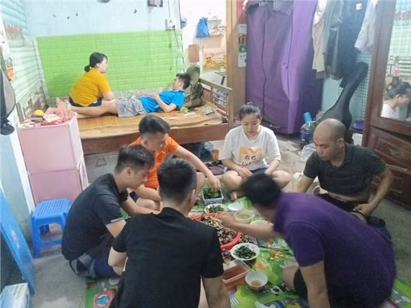 Hẳn ai cũng từng có hội bạn thân thế này trong đời