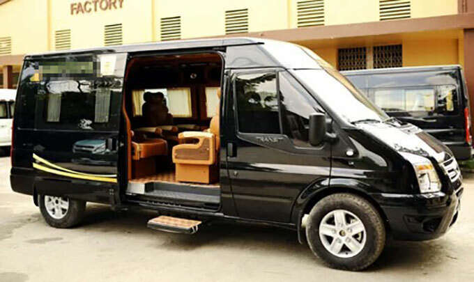 Xe ô tô 9 chỗ chuyên phục vụ khách du lịch. Ảnh: Bảo Khánh Xe ôtô9 chỗ chuyên phục vụ khách du lịch. Ảnh: Bảo Khánh