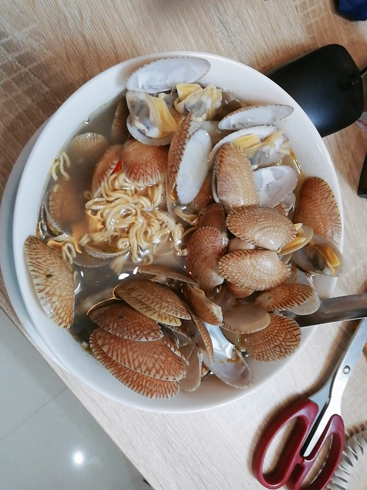 Khi bạn hết tiền mà thèm ăn hải sản Khi bạn hết tiền mà thèm ăn hải sản