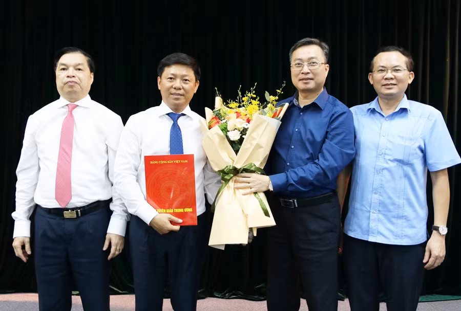 Ban Tuyên giáo Trung ương bổ nhiệm 2 Vụ trưởng ảnh 1
