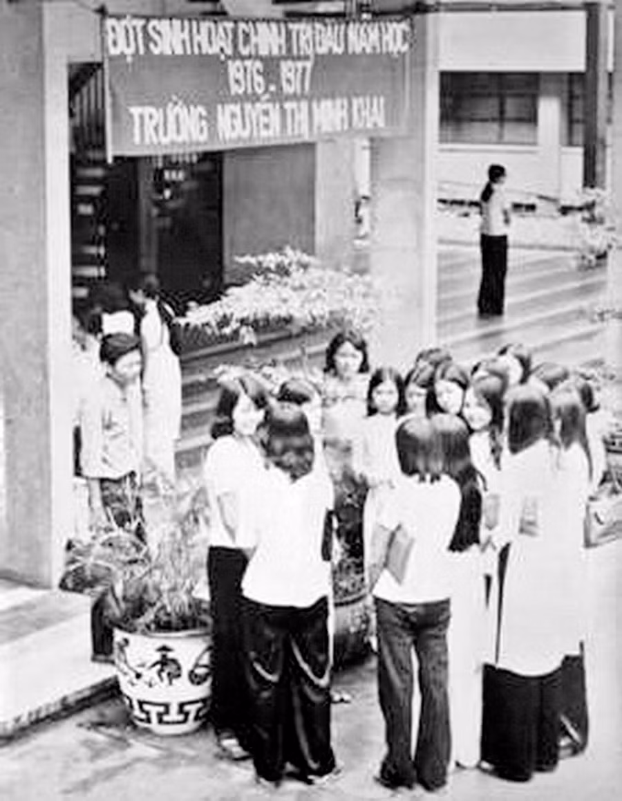 Đợt sinh hoạt chính trị đầu năm học 1976-1977. Ảnh: Tư liệu