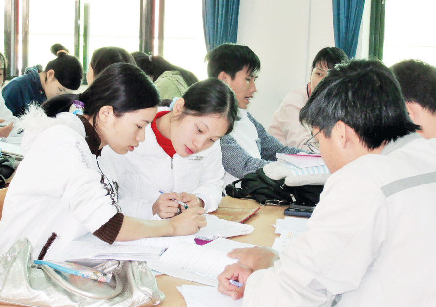 Các cơ sở đào tạo nhân lực vẫn chưa thực sự gắn kết với các doanh nghiệp sử dụng lao động. Ảnh: Bắc Việt