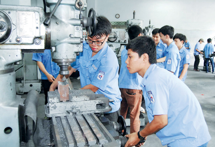 Đào tạo gắn với nhu cầu thực tiễn của thị trường lao động là yêu cầu sống còn với các nhà trường. Ảnh: Đ.Chiêm Đào tạo gắn với nhu cầu thực tiễn của thị trường lao động là yêu cầu sống còn với các nhà trường. Ảnh: Đ.Chiêm