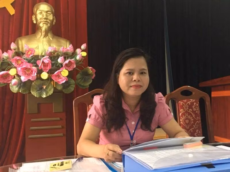 Cô Ngô Thị Minh Phú - Hiệu trưởng trường Tiểu học học Ái Mộ B (quận Long Biên)