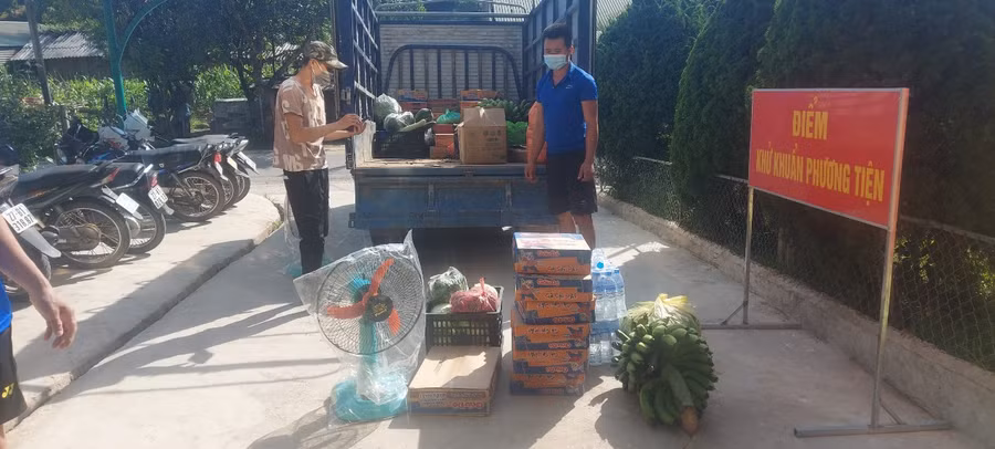 Thực phẩm của nhân dân hỗ trợ cho các khu cách ly được vận chuyển đến mỗi ngày