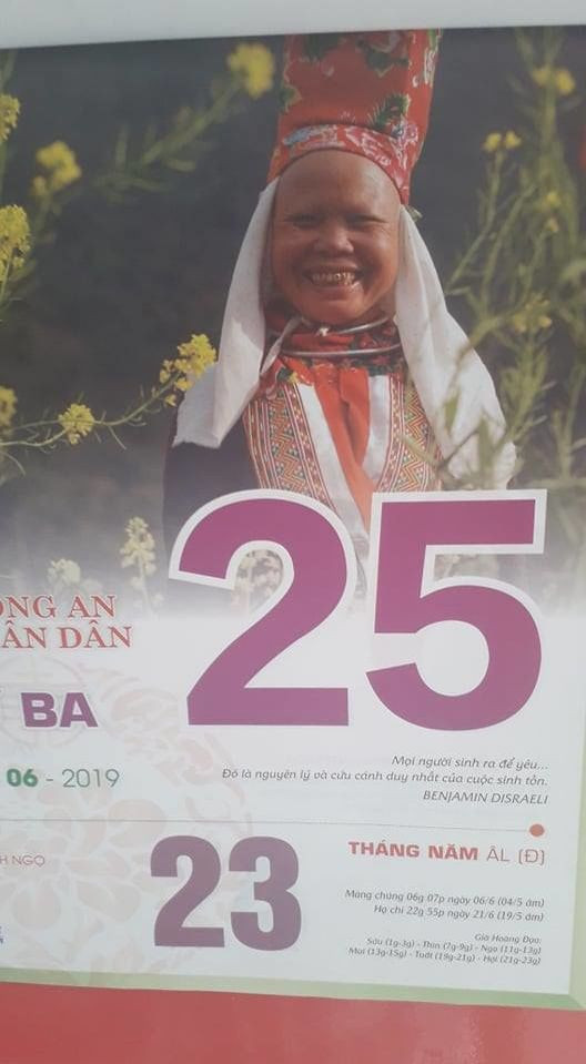 Hình ảnh người phụ nữ dân tộc làm nhiều học sinh liên tưởng đến tác phẩm Vợ chồng A Phủ. Ảnh: N.T/Group Trường Người Ta