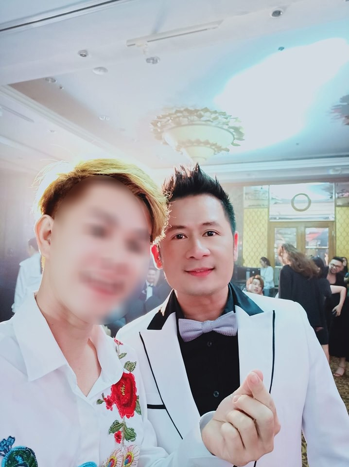 Xôn xao danh tính người “cầm nhầm” túi xách của Thúy Ngân tại sự kiện Mai Vàng ảnh 7 Xôn xao danh tính người “cầm nhầm” túi xách của Thúy Ngân tại sự kiện Mai Vàng ảnh 7