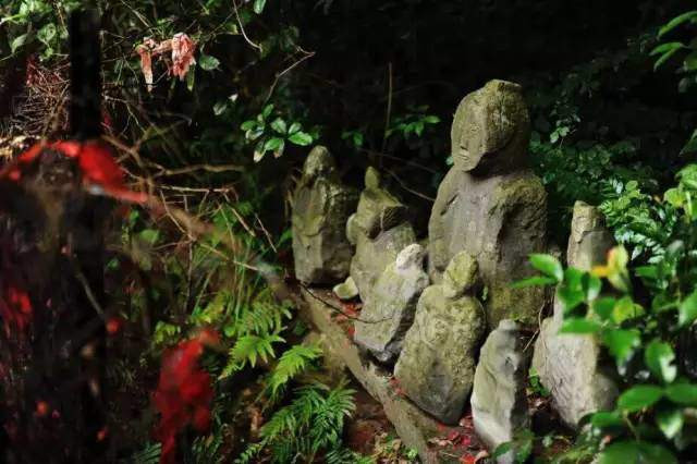 Bí ẩn về những bức tượng tồn tại suốt 800 năm khiến người Trung Quốc phải kính sợ ảnh 3 bi an ve nhung buc tuong ton tai suot 800 nam khien nguoi trung quoc phai kinh so - 3