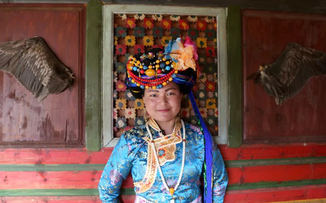 tay-luong-nu-quoc-5 tay-luong-nu-quoc-5