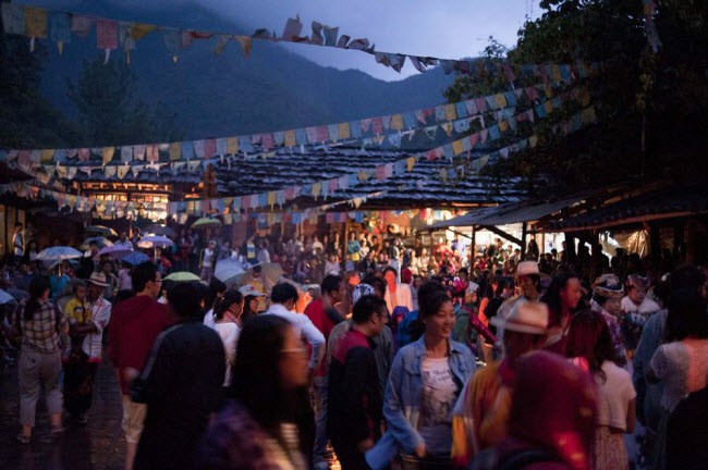 tay-luong-nu-quoc-15 tay-luong-nu-quoc-15