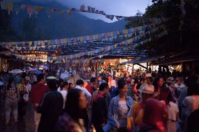 tay-luong-nu-quoc-15