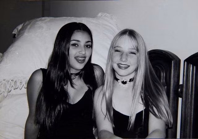 Bất ngờ với loạt ảnh cũ thuở Kim Kardashian chưa sở hữu ‘siêu vòng ba’ - ảnh 6