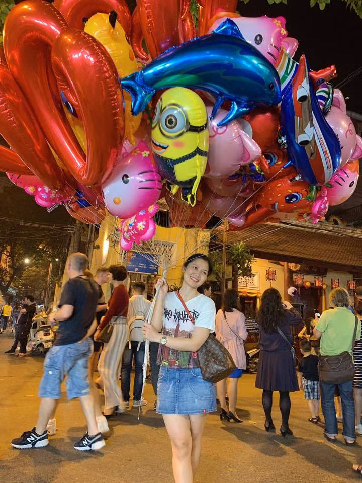 Nhan sắc thật của người phụ nữ làm ông Sơn chao đảo trong Về nhà đi con-12