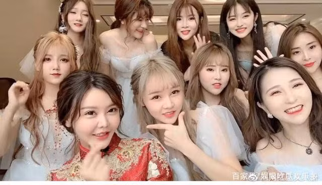 Cộng đồng mạng - Cô dâu và dàn khách mời toàn hotgirl Weibo gây thất vọng khi lộ diện nhan sắc thật (Hình 3).