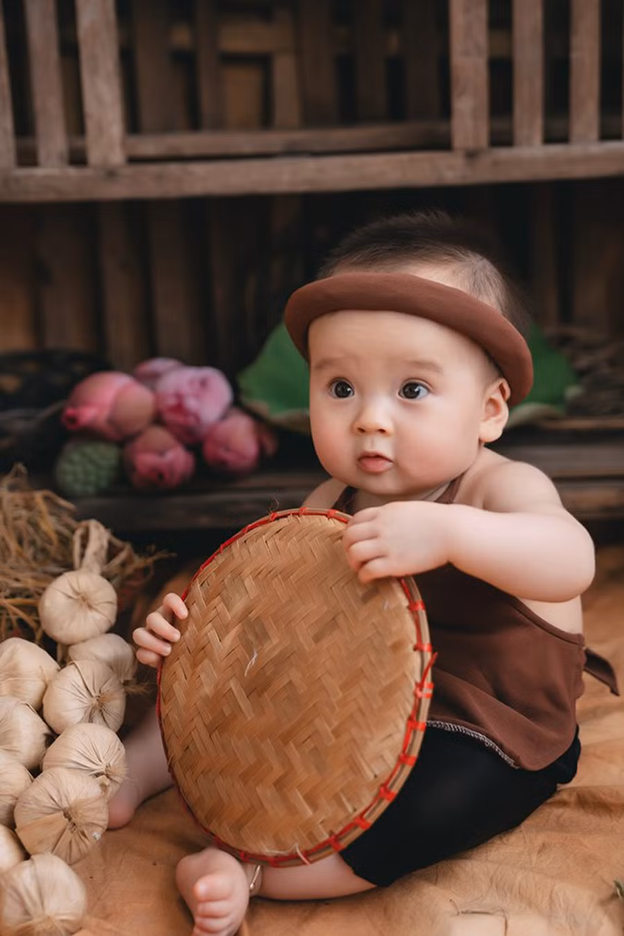 Bộ ảnh em bé bên hoa sen 