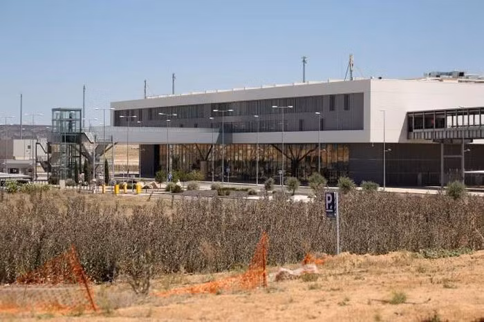 8 sân bay bỏ hoang đáng sợ nhất thế giới ảnh 2