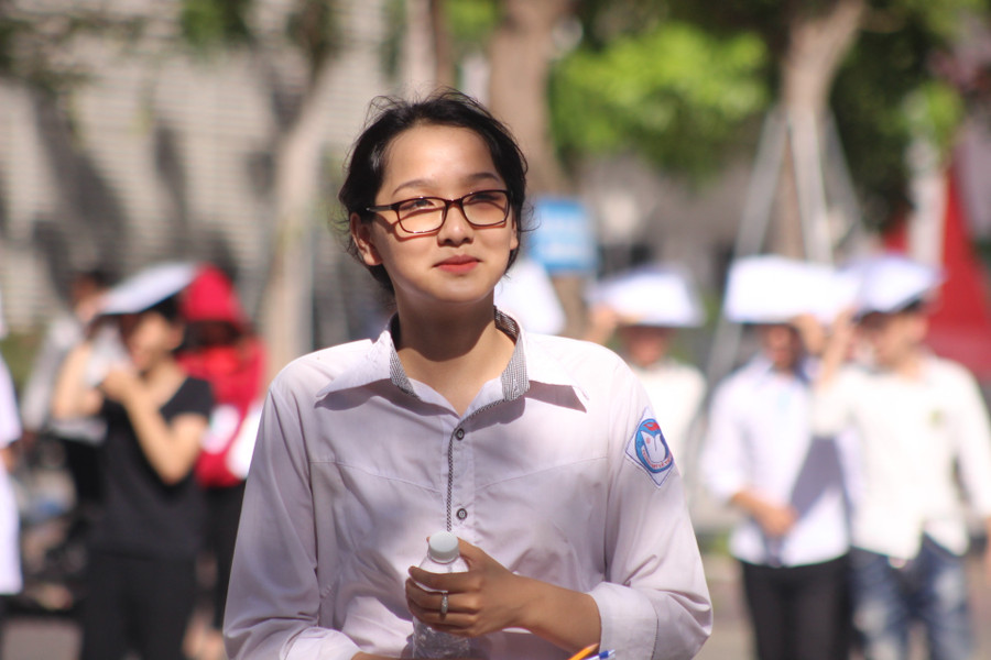 Gương mặt nhẹ nhõm sau khi hoàn thành ngày thi thứ 2.