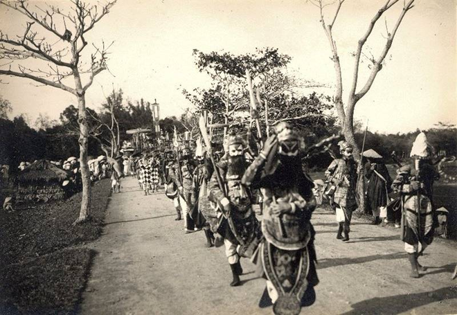 Việt Nam phong tục: Ngày đó, nếu nhà có đám ma thì phải tuân thủ 20 khâu này hình ảnh 2 viet nam phong tuc: ngay do, neu nha co dam ma thi phai tuan thu 20 khau nay hinh anh 2