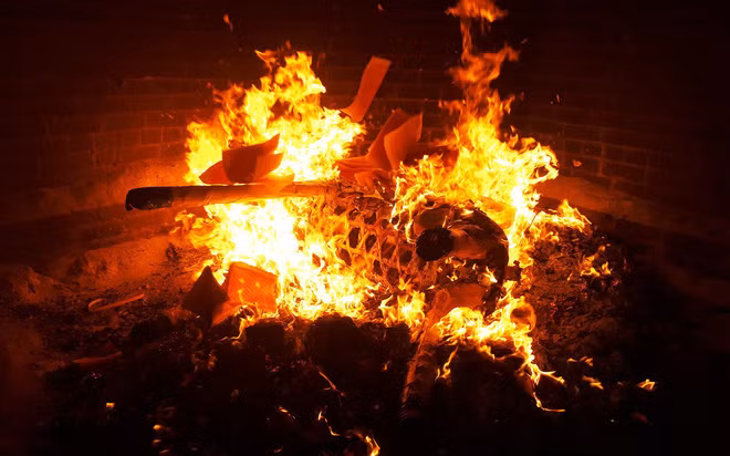 viet nam phong tuc: ngay do, neu nha co dam ma thi phai tuan thu 20 khau nay hinh anh 4