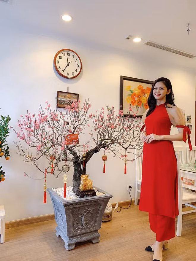 Tò mò cuộc sống của Á hậu lấy chồng đại gia hơn 16 tuổi kín tiếng nhất showbiz Việt hình ảnh 2 to mo cuoc song cua a hau lay chong dai gia hon 16 tuoi kin tieng nhat showbiz viet hinh anh 2