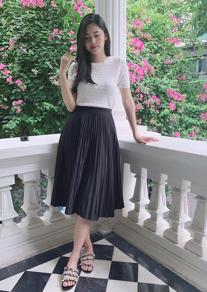 Tò mò cuộc sống của Á hậu lấy chồng đại gia hơn 16 tuổi kín tiếng nhất showbiz Việt hình ảnh 3 to mo cuoc song cua a hau lay chong dai gia hon 16 tuoi kin tieng nhat showbiz viet hinh anh 3