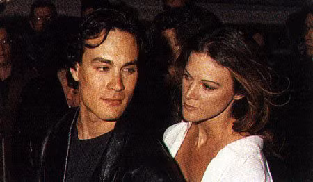 bi mat khoanh khac cuoi doi cua con trai ly tieu long hinh anh 7