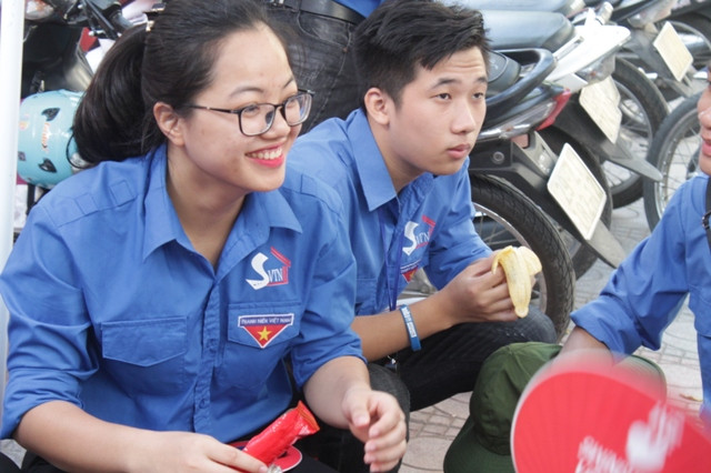 Họ hiểu rằng "Tiếp sức" cũng cần "giữ sức" mới giúp đỡ được người khác.