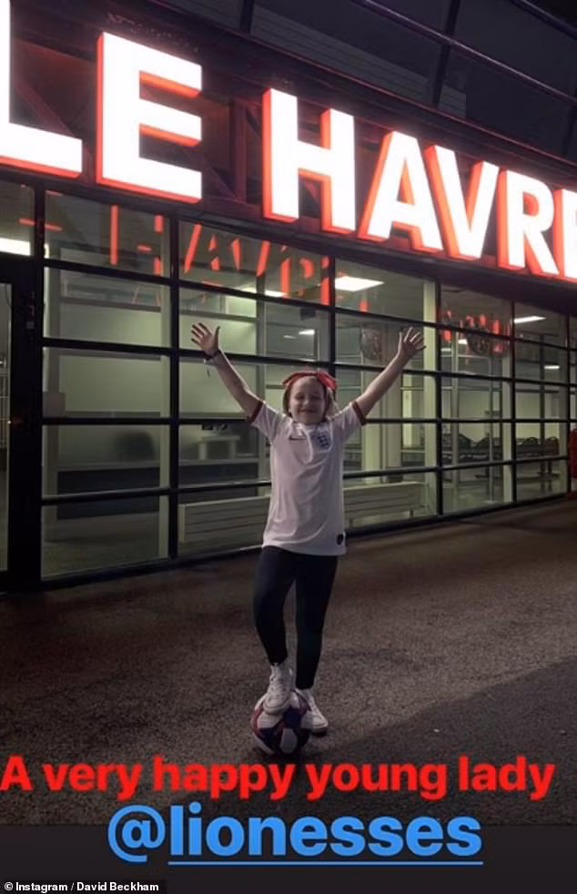 david beckham "don tim" nguoi ham mo voi hanh dong au yem con gai cung hinh 10