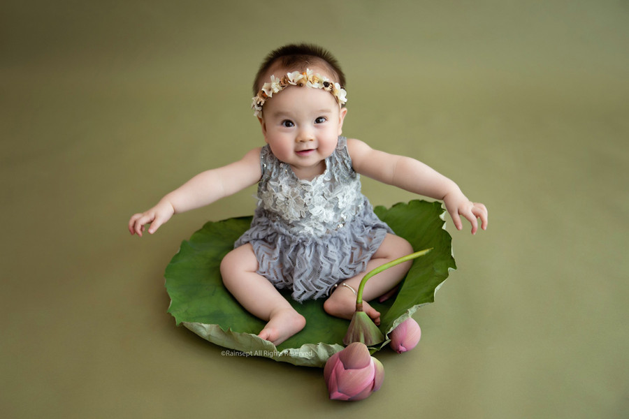 Bộ ảnh em bé bên hoa sen "đốn tim" ngàn người xem ảnh 11 Bộ ảnh em bé bên hoa sen