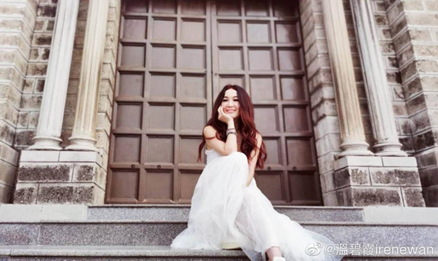 "Đát Kỷ đẹp nhất màn ảnh" Ôn Bích Hà khoe ảnh du lịch ở Nha Trang ảnh 1 Đát Kỷ đẹp nhất màn ảnh Ôn Bích Hà khoe ảnh du lịch ở Nha Trang-1