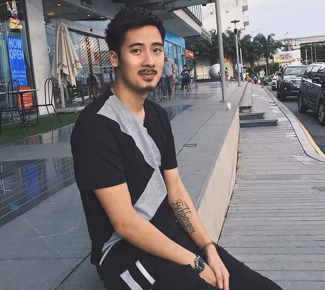 Dàn vlogger đình đám một thời: Người ở ẩn, kẻ dính ồn ào tình cảm ảnh 1 Dan vlogger dinh dam mot thoi: Nguoi o an, ke dinh on ao tinh cam hinh anh 1