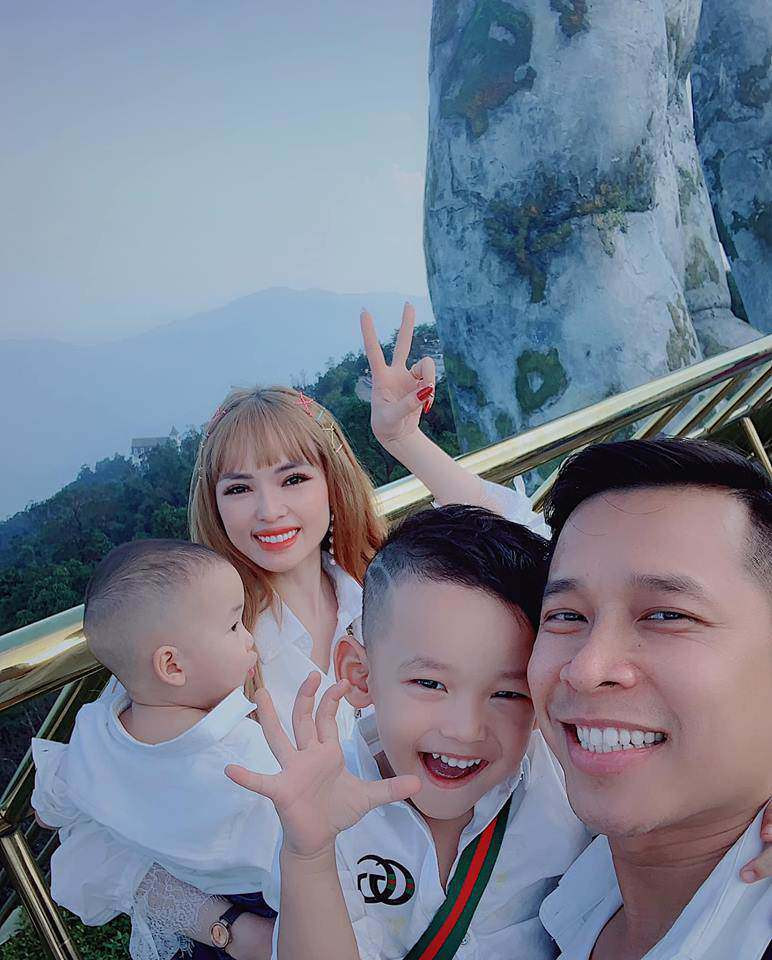 Lấy chồng ca sĩ, hai mỹ nhân lui về làm vợ, kiếm tiền giỏi lại khéo nuôi con ảnh 5 lay chong ca si, hai my nhan bo nghe ve lam vo, kiem tien gioi lai kheo nuoi con - 5