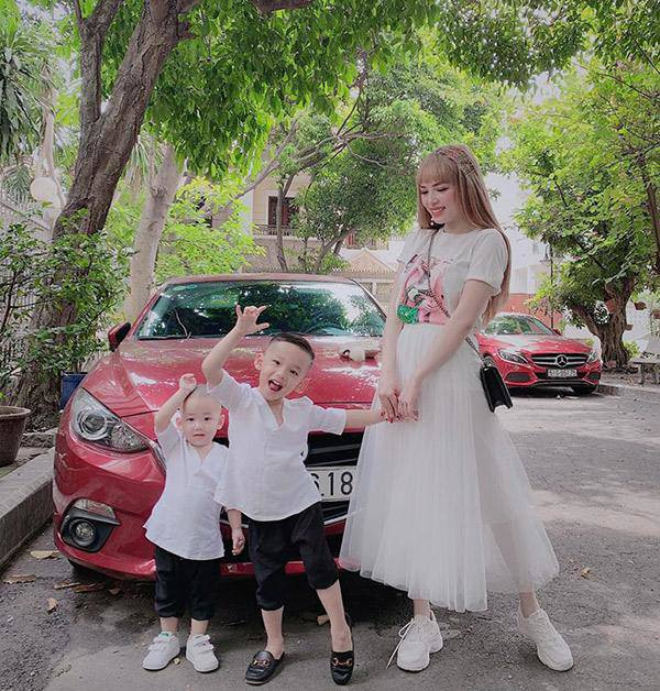 Lấy chồng ca sĩ, hai mỹ nhân lui về làm vợ, kiếm tiền giỏi lại khéo nuôi con ảnh 4 lay chong ca si, hai my nhan bo nghe ve lam vo, kiem tien gioi lai kheo nuoi con - 4