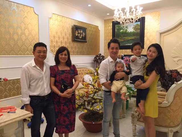 lay chong ca si, hai my nhan bo nghe ve lam vo, kiem tien gioi lai kheo nuoi con - 14