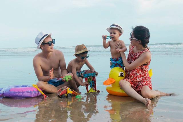 Lấy chồng ca sĩ, hai mỹ nhân lui về làm vợ, kiếm tiền giỏi lại khéo nuôi con ảnh 11 lay chong ca si, hai my nhan bo nghe ve lam vo, kiem tien gioi lai kheo nuoi con - 11