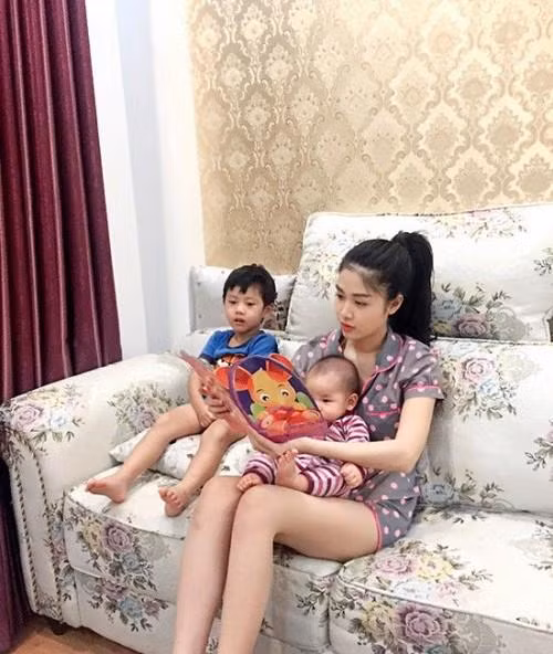 lay chong ca si, hai my nhan bo nghe ve lam vo, kiem tien gioi lai kheo nuoi con - 13