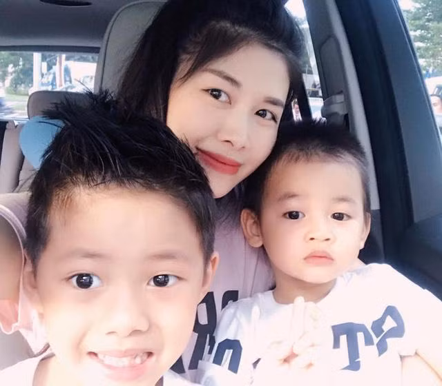 lay chong ca si, hai my nhan bo nghe ve lam vo, kiem tien gioi lai kheo nuoi con - 12