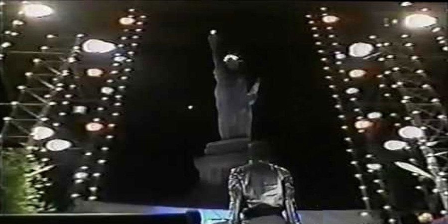 David Copperfield: Cậu bé Do Thái dám cãi lời mẹ theo đuổi đam mê, trở thành ảo thuật gia vĩ đại từng hô biến tượng Nữ thần Tự do - Ảnh 5. David Copperfield: Cậu bé Do Thái dám cãi lời mẹ theo đuổi đam mê, trở thành ảo thuật gia vĩ đại từng hô biến tượng Nữ thần Tự do - Ảnh 5.