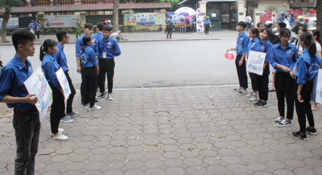 Tình nguyện viên không ngại nắng nóng bởi họ đã nắm được những kỹ năng cần thiết trong các buổi tập huấn.